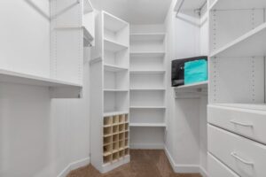 Tips for a Tidy Closet That Stays Organised All Year Round